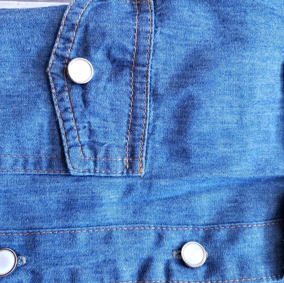 Brand new jean button down sze Medium - Picture 7 of 7